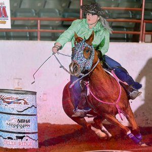 Meet your Posher, Olivia